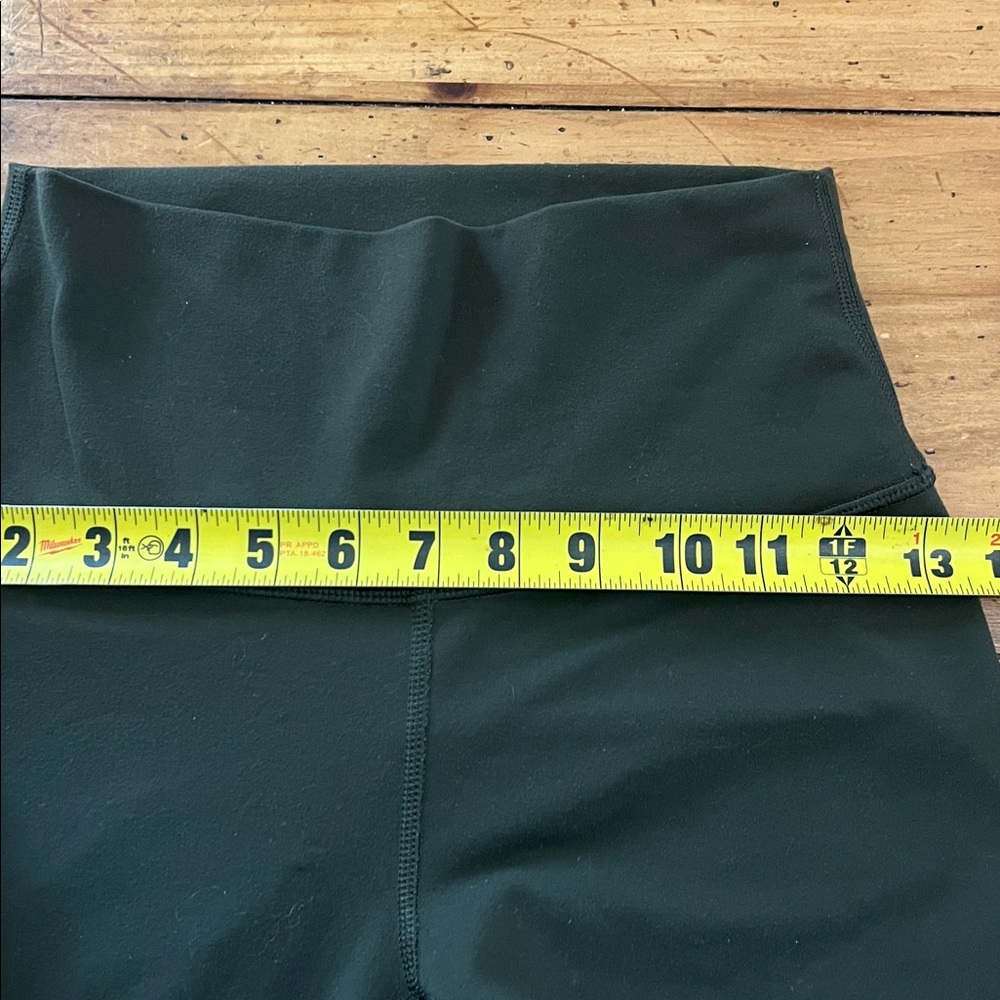 Lululemon Align super-high rise size 4 - Picture 8 of 13